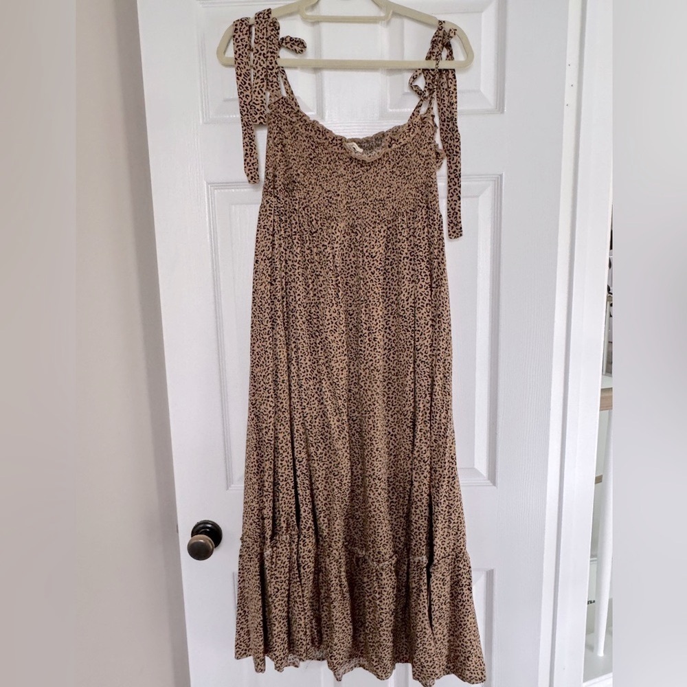 Leopard print smocked tie maxi dress size L color